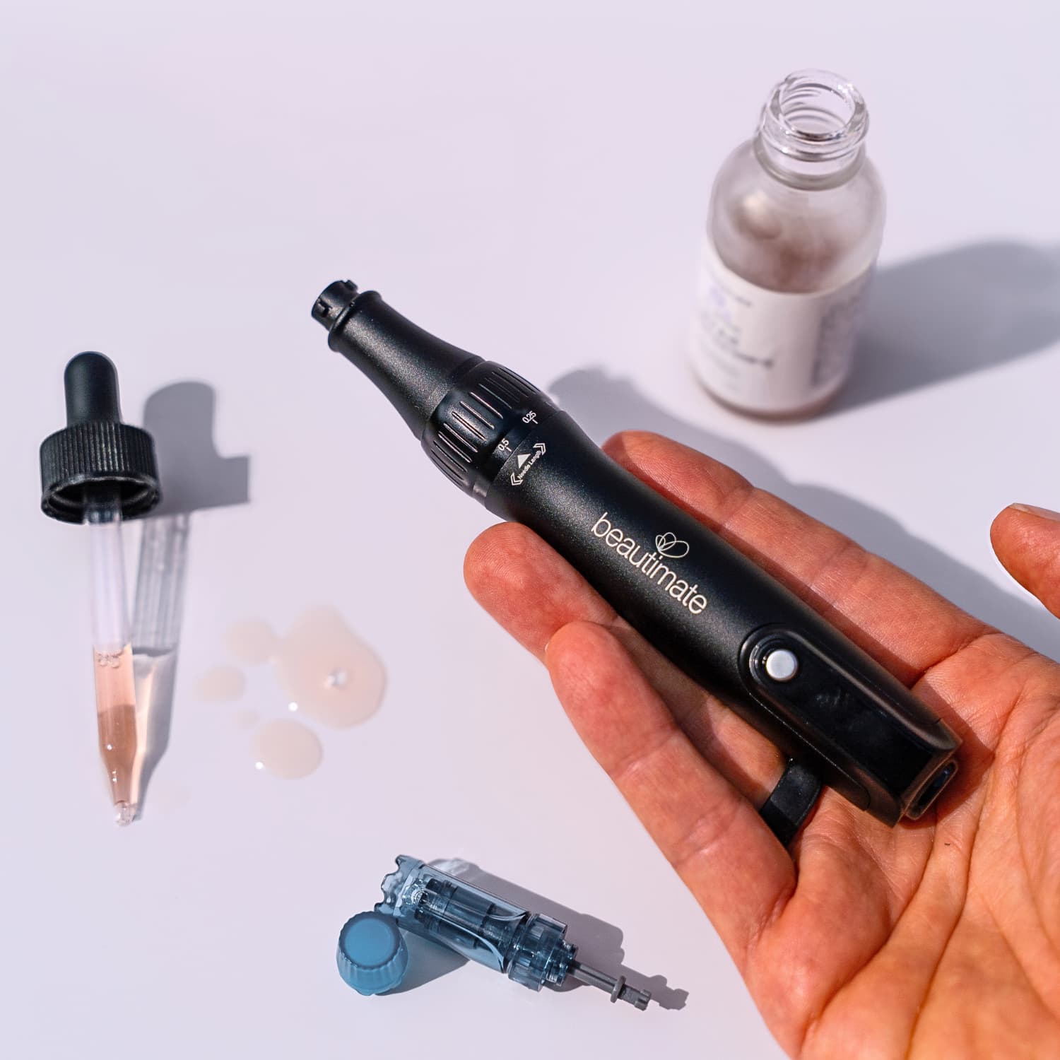 derma pen with cartridges adn hyaluronic acid serum