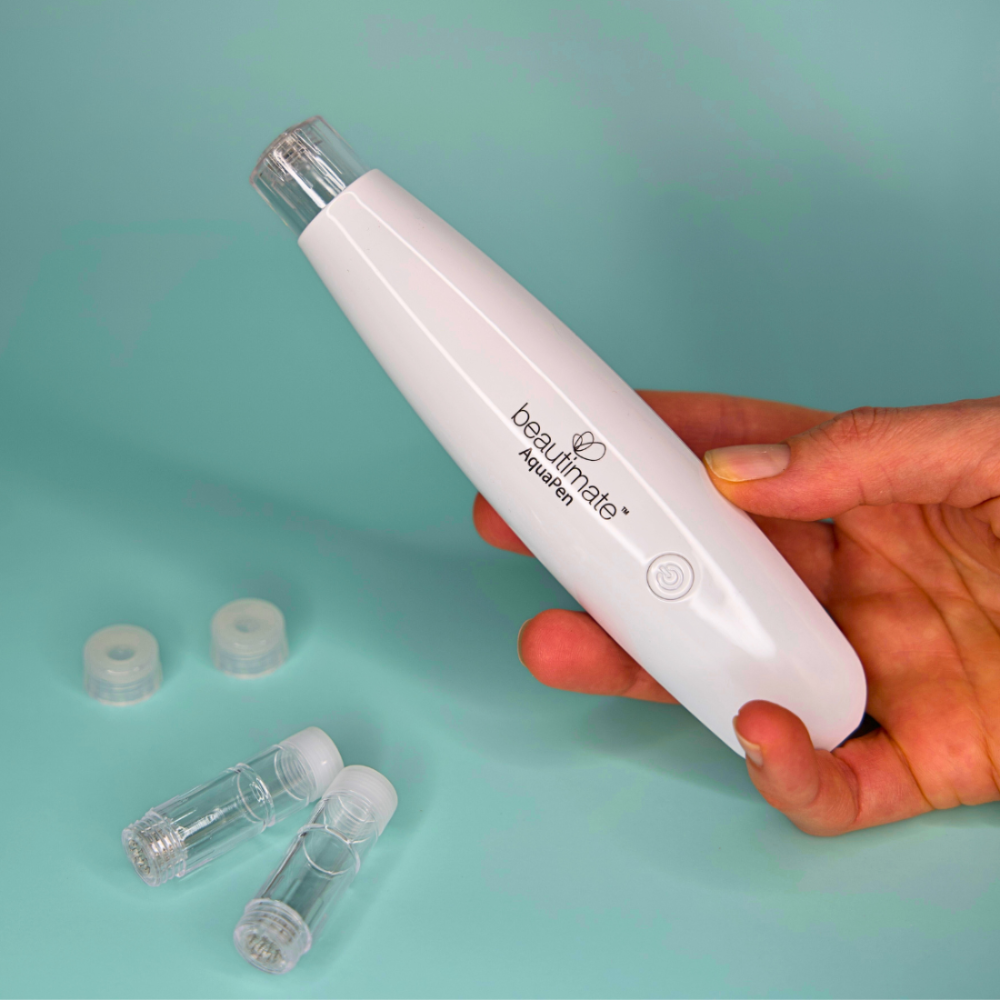 woman holding beautimate aquapen