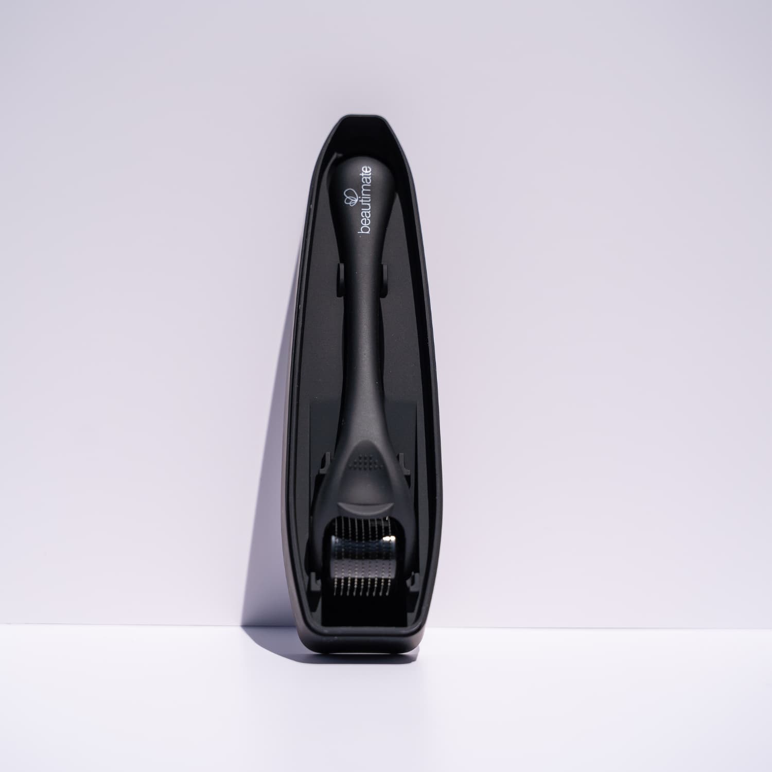 beautimate derma roller with a travel case