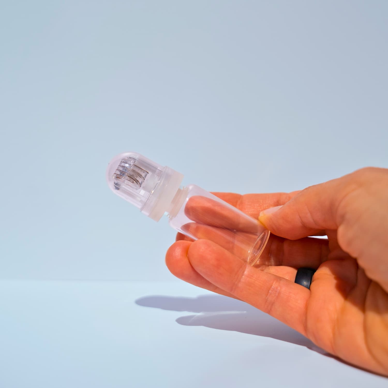 Beautimate Hydra Roller with 64 titanium microneedles and serum infusion chamber