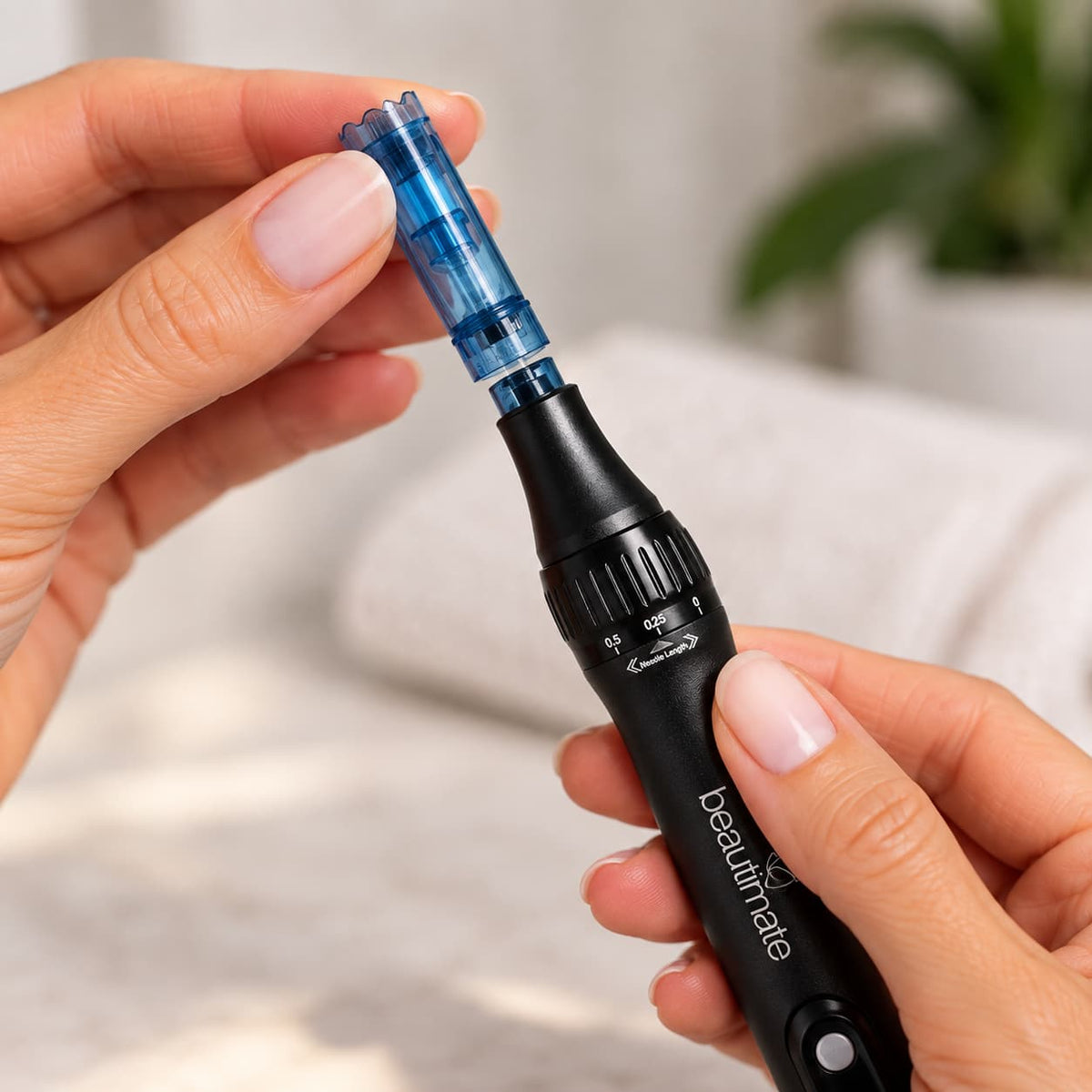 Attaching a sterile single-use cartridge to the Beautimate Microneedle Pen