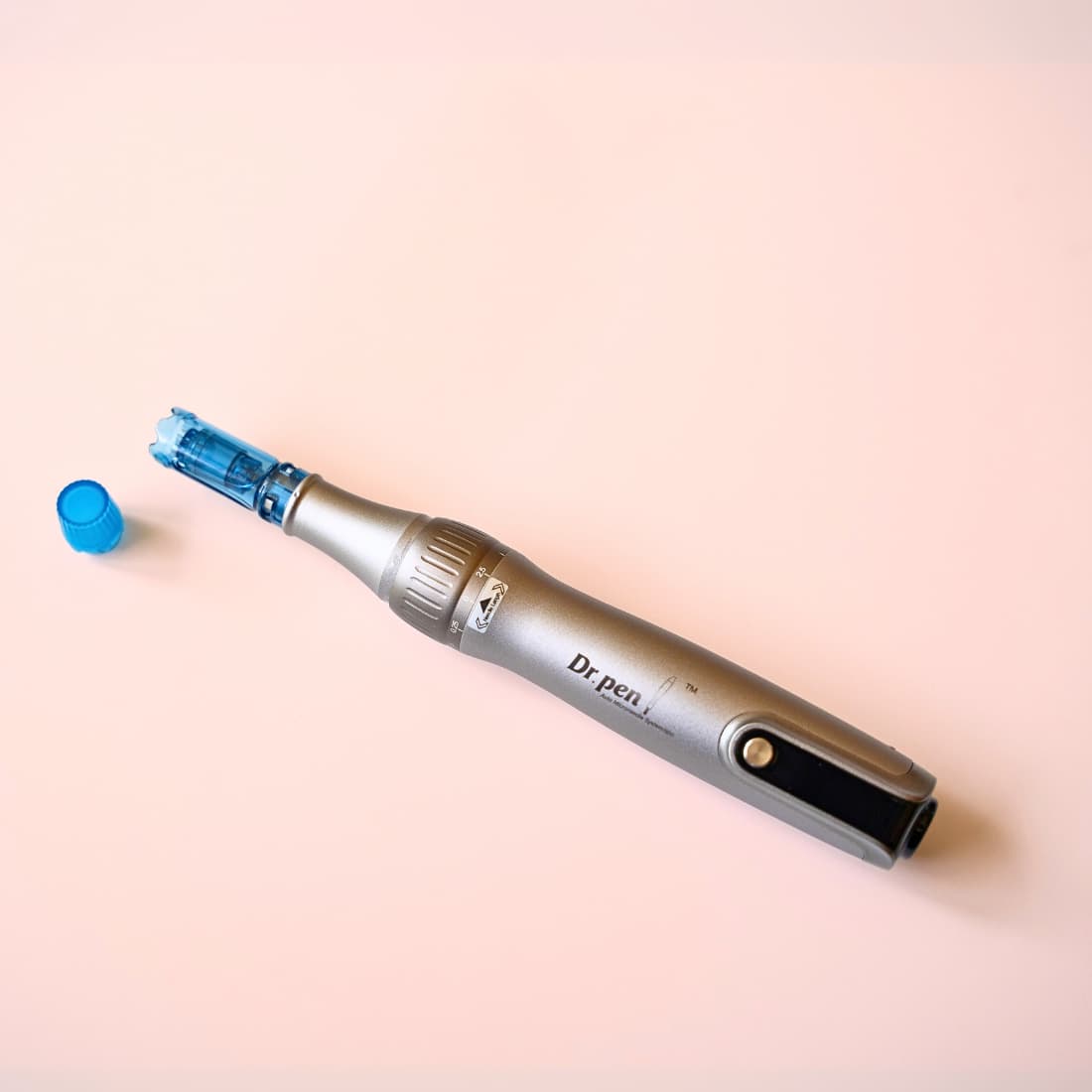 dr pen m8s with the cartridge - microneedling therapy at home